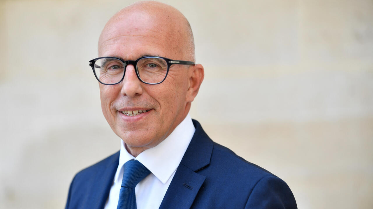 Eric Ciotti's RTT Reform: Impact on French Civil Servants