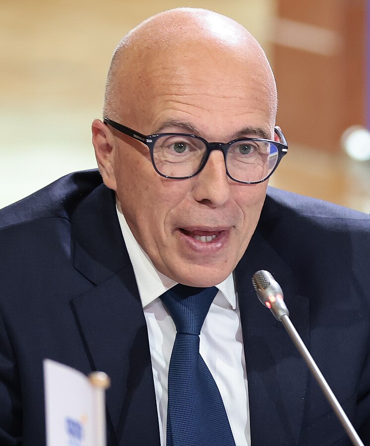 Eric Ciotti Unveiled: His 1.65m Stature & Controversial RTT Cuts